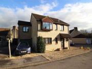 4 Bedrooms Detached house for sale in Brinkworth Close,...