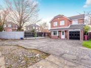 4 Bedrooms Detached house for sale in Britten Close,...