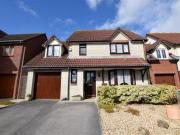 4 Bedrooms Detached house for sale in Brock End,...