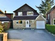 4 Bedrooms Detached house for sale in Bunby Road, Stoke...