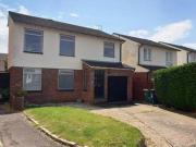 4 Bedrooms Detached house for sale in Canterbury Close,...