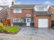 4 Bedrooms Detached house for sale in Carolyn Drive,...