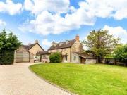 4 Bedrooms Detached house for sale in Chesterton,...