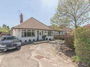 4 Bedrooms Detached house for sale in Church Road, Iver...