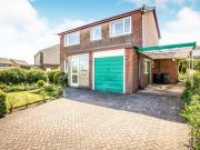 4 Bedrooms Detached house for sale in Crosland Road,...