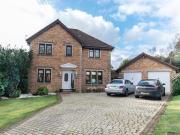4 Bedrooms Detached house for sale in Croy,...