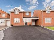 4 Bedrooms Detached house for sale in Dene Avenue,...