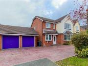 4 Bedrooms Detached house for sale in England Avenue,...