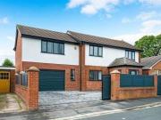 4 Bedrooms Detached house for sale in Ennerdale Drive,...
