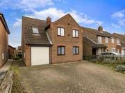 4 Bedrooms Detached house for sale in Epworth Road,...
