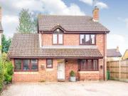 4 Bedrooms Detached house for sale in Fawler Mead,...
