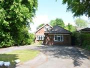 4 Bedrooms Detached house for sale in Headley Heath...