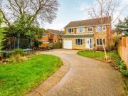 4 Bedrooms Detached house for sale in Higham Common...