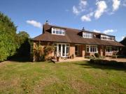 4 Bedrooms Detached house for sale in Hopfield, Horsell,...
