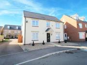 4 Bedrooms Detached house for sale in Kingfisher Road,...