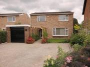 4 Bedrooms Detached house for sale in Larkway,...
