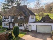 4 Bedrooms Detached house for sale in Links Road,...