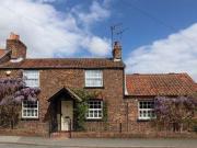 4 Bedrooms Detached house for sale in Main Street,...