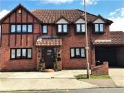 4 Bedrooms Detached house for sale in May Avenue, Canvey...