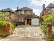 4 Bedrooms Detached house for sale in Milton Court,...