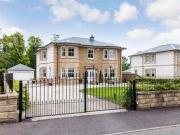 4 Bedrooms Detached house for sale in Montgomerie Drive,...