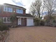 4 Bedrooms Detached house for sale in Puttenham Road,...