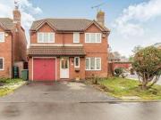 4 Bedrooms Detached house for sale in Ravencroft,...