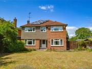 4 Bedrooms Detached house for sale in Saxon Way, Saffron...