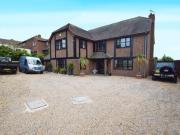 4 Bedrooms Detached house for sale in Sexburga Drive,...