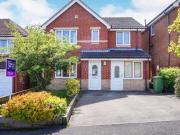 4 Bedrooms Detached house for sale in Silver Well Drive,...