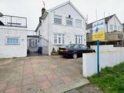 4 Bedrooms Detached house for sale in Southsea Avenue,...