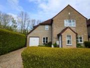 4 Bedrooms Detached house for sale in Station Road,...