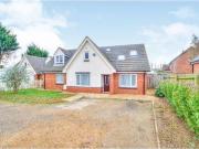 4 Bedrooms Detached house for sale in Stoke Road,...