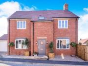 4 Bedrooms Detached house for sale in Stoney Rise,...