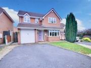 4 Bedrooms Detached house for sale in Stony Close, Long...