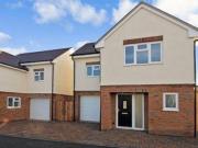 4 Bedrooms Detached house for sale in Taunton Avenue,...