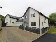 4 Bedrooms Detached house for sale in The Approach,...