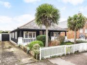 4 Bedrooms Detached house for sale in The Crescent,...