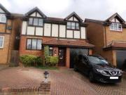 4 Bedrooms Detached house for sale in The Fairway,...