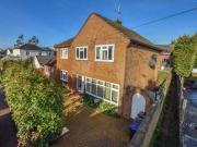 4 Bedrooms Detached house for sale in Trinity Grove,...
