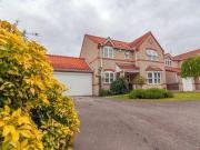 4 Bedrooms Detached house for sale in Village Street,...