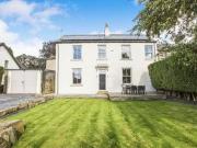 4 Bedrooms Detached house for sale in Wakefield Road,...