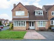 4 Bedrooms Detached house for sale in Warrilow Heath...