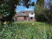 4 Bedrooms Detached house for sale in Wayside Road,...