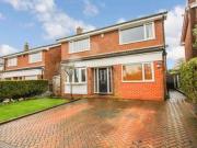 4 Bedrooms Detached house for sale in Whitby Close,...