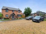 4 bedrooms Detached house to rent in Picket Piece,...