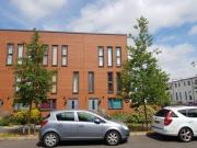 4 Bedrooms End terrace house for rent in Penn Way,...