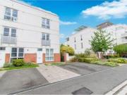 4 Bedrooms End terrace house for rent in Quainton Road,...