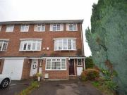 4 Bedrooms End terrace house for rent in Woodside...