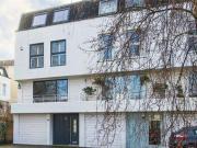 4 Bedrooms End terrace house for sale in Albert Court,...